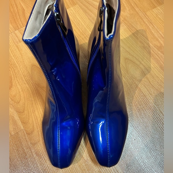 NWOT - BALL Heel Short Boots - Picture 12 of 14